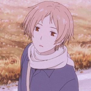 他含着她的花蒂猛吸
